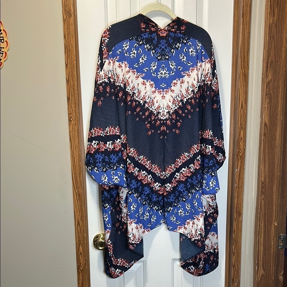 Maurices Blue and Red Floral Kimono Top